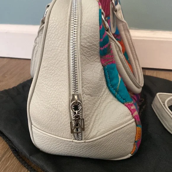 AngeLozano cream pebble leather colorful floral embroidered satchel bag. Boho - Picture 5 of 13